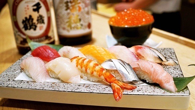 從北海道直接送來的壽司卷很受歡迎。by“稍微有點壽司”
