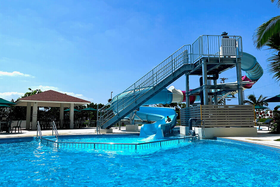 南天海灘飯店&沖繩度假村的游泳池